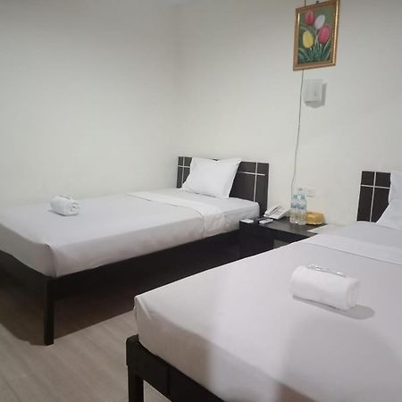 Hotel Meganita Mamuju 외부 사진