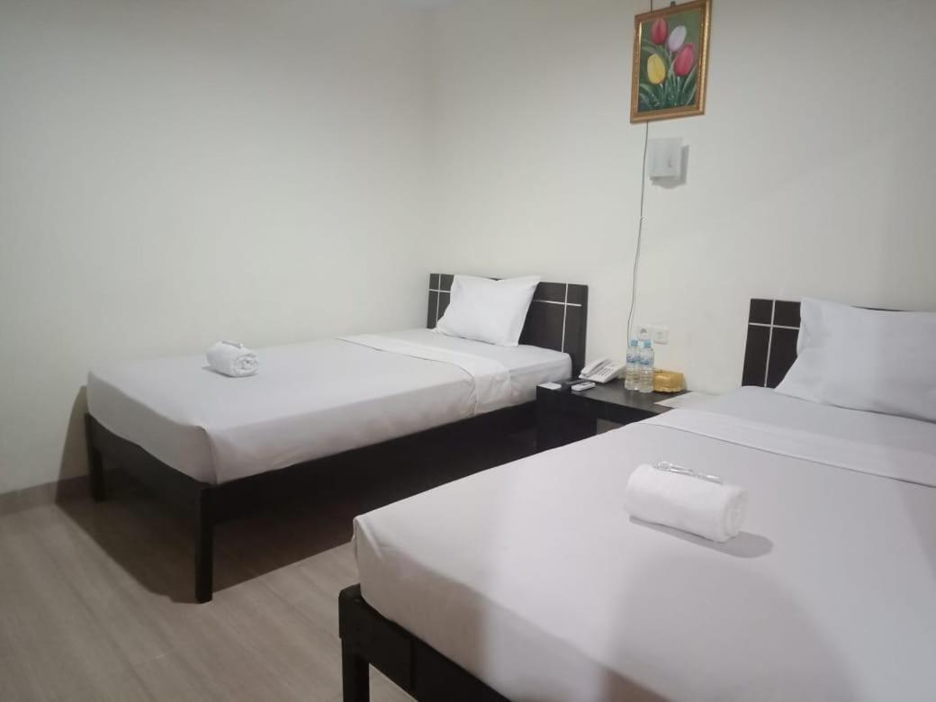 Hotel Meganita Mamuju 외부 사진