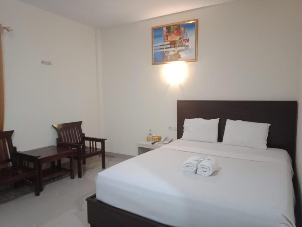 Hotel Meganita Mamuju 외부 사진