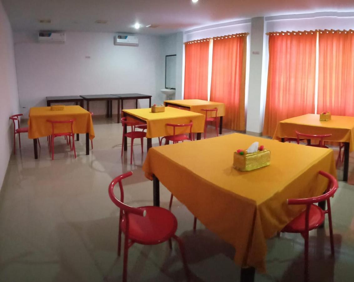 Hotel Meganita Mamuju 외부 사진