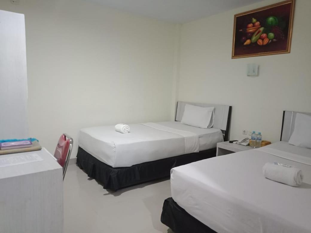 Hotel Meganita Mamuju 외부 사진