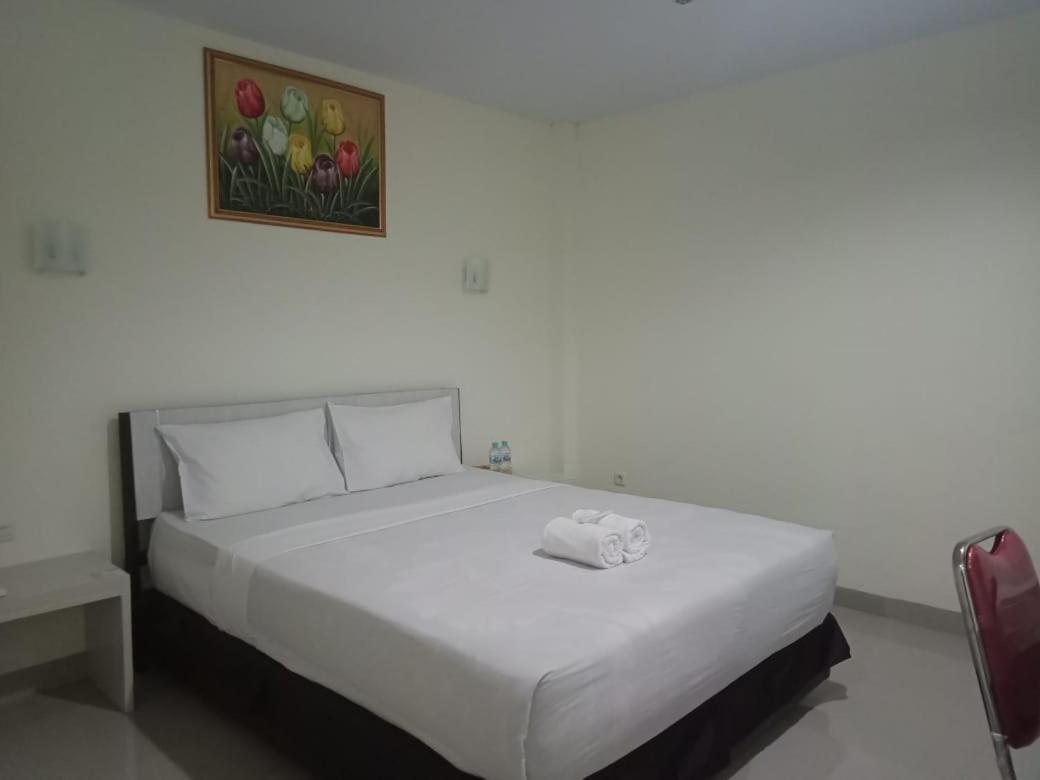 Hotel Meganita Mamuju 외부 사진
